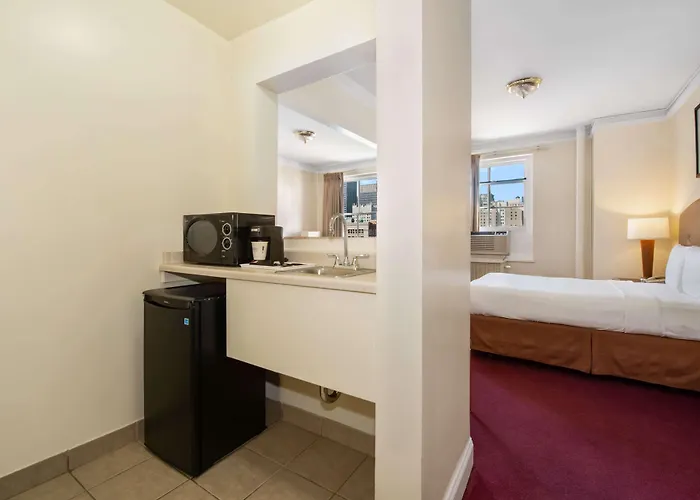 Hotel Travelodge By Wyndham Downtown 2*