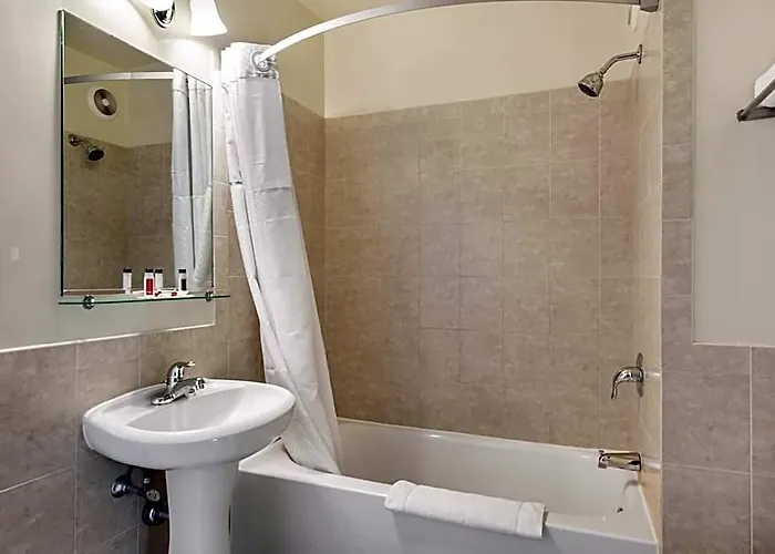 Hotel Travelodge By Wyndham Downtown