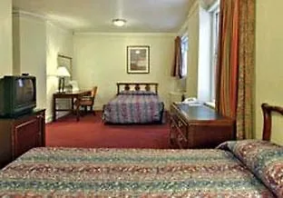 Travelodge By Wyndham Downtown