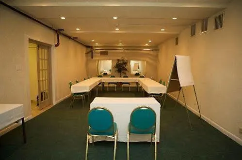 Travelodge By Wyndham Downtown Hotel
